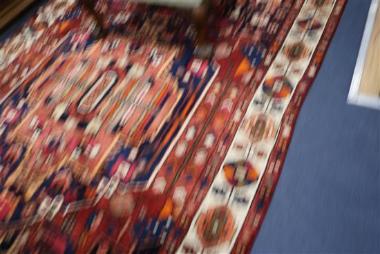 A Bakhtiar rug 287 x 190cm